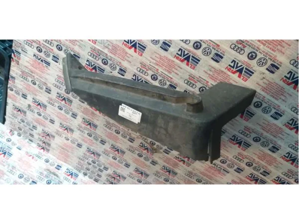 1P0867762D | Seat Leon Arka Sağ Raf Tutucusu VAG