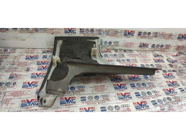 4L0867246 | Audi Q7 Arka Sağ İç D Direk Kaplaması VAG