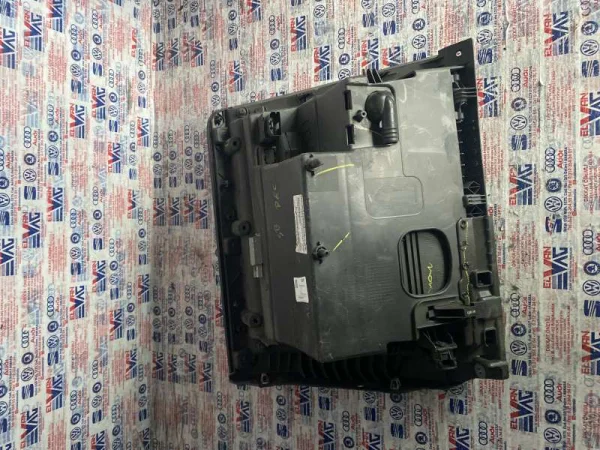 5C7857097 | Torpido Gözü Kapağı VAG
