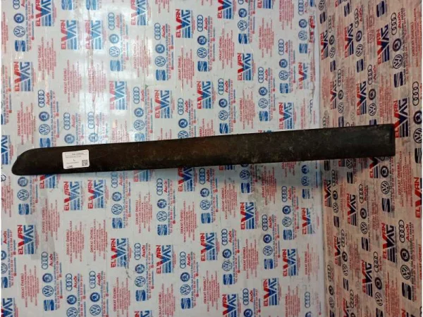 1K4853753 | VW Golf Arka Sol Kapı Çıtası VAG