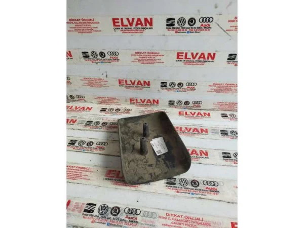 701419587 | VW Transporter Alt Direksiyon Kolonu Muhafazası VAG