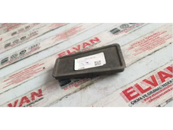 701831737 | VW Transporter Kapı Kilit Karşılık Kapağı VAG