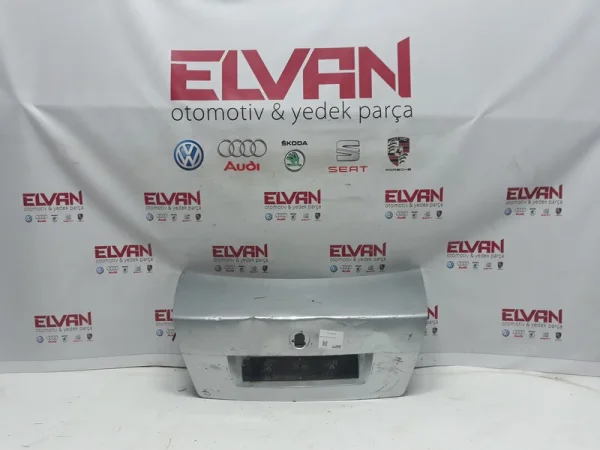 1J5827025P | Arka Bagaj Kapağı | VW Bora, Jetta VAG