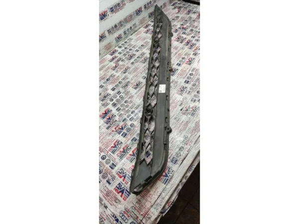 5NA853677A | Ön Tampon Üst Izgarası VAG