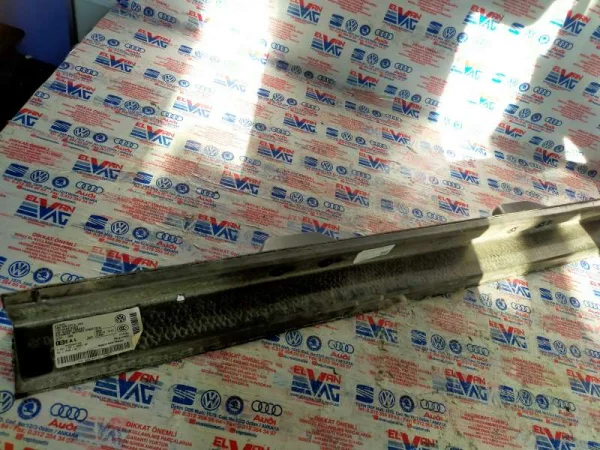 5NA868077A | VW Tiguan Bagaj Ayırıcı Bölme Paneli VAG