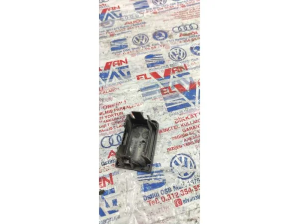 1J0858180B | Göğüslük Boş Kapağı | VW Bora, Golf, Jetta VAG