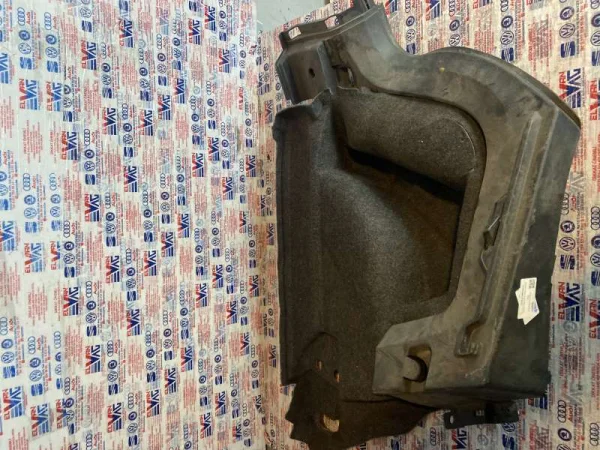 6C6867427A | Sol Bagaj İç Döşeme Paneli VAG