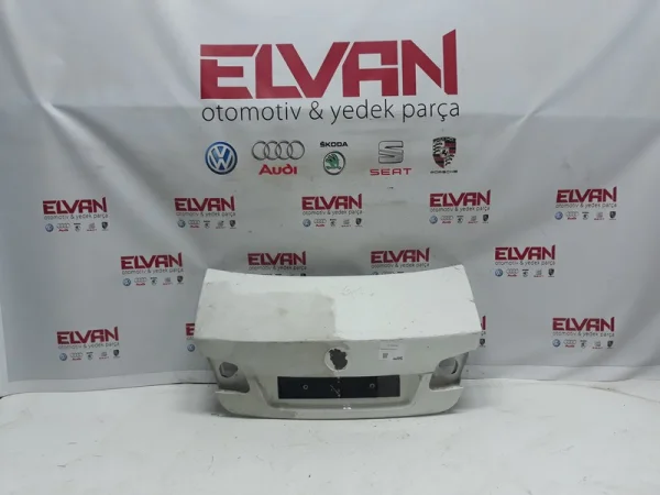1K5827025AB | VW Jetta Bagaj Kapağı VAG