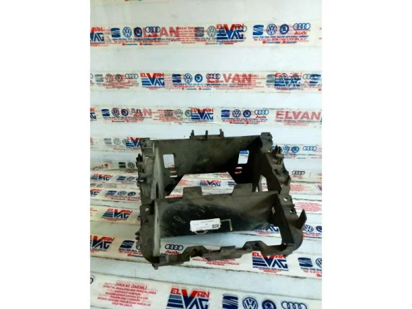 1K0858005 | VW Golf Teyp Çerçevesi VAG