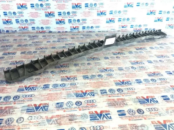 1K6807863 | VW Golf Arka Tampon Orta Braketi VAG