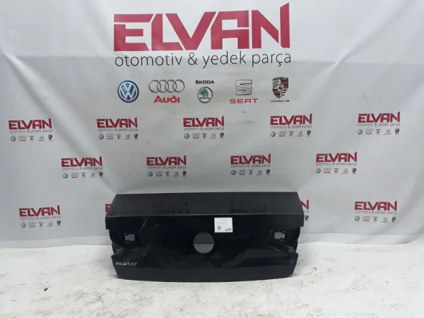 3AE827025 | VW Passat Arka Bagaj Kapağı VAG