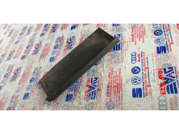 1Z0857938B | Skoda Octavia Orta Konsol Pedi VAG
