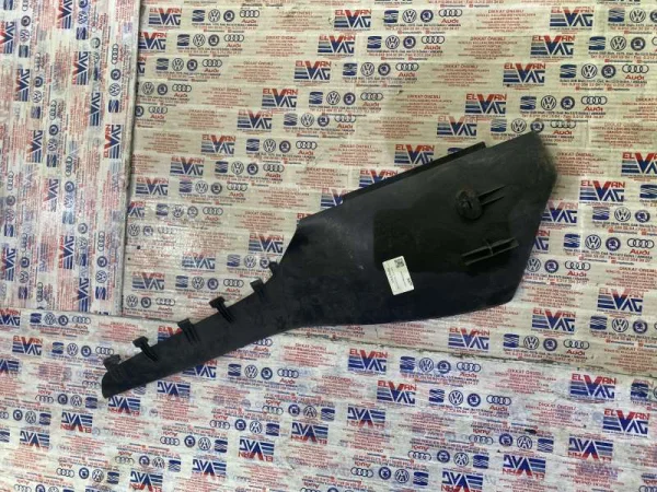 5C7863045 | VW Jetta Orta Konsol Sol Yan Kaplaması VAG