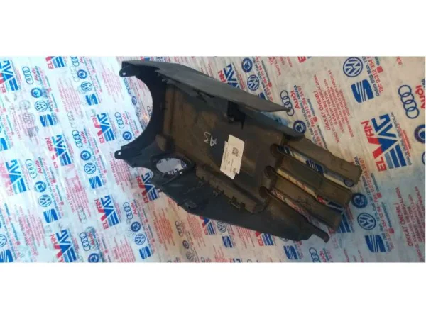 8V0953516 | Direksiyon Kolon Kapağı VAG