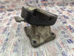 2H6199256B | VW Amarok Motor Takozu - 1