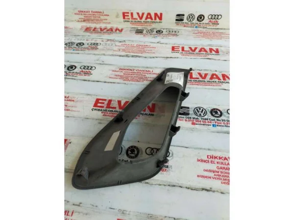 1K0864375G | Sol Orta Konsol Kaplaması | VW Eos, Golf, Jetta, Scirocco VAG