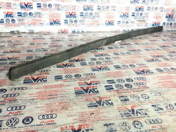 7H0847745B | VW Transporter Sürgülü Kapı Ray Kapağı VAG