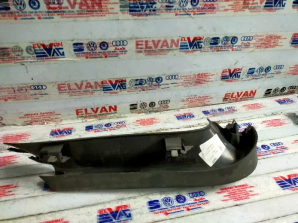 5N0867704A | VW Tiguan Arka Bagaj Yan Kaplaması VAG