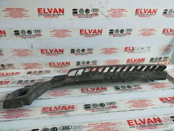 6V6807864 | Skoda Fabia Sağ Arka Tampon Braketi VAG