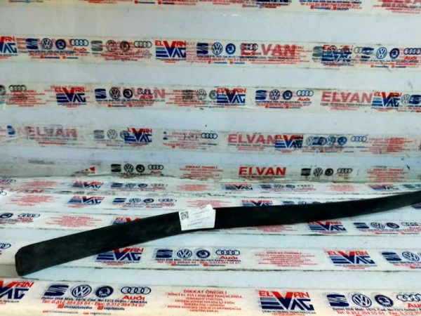 3B0853515 | VW Passat Sol Ön Kapı Çıtası VAG