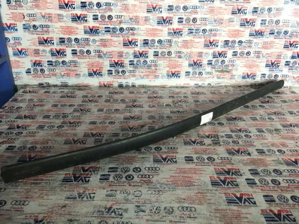 2K0853515E | VW Caddy Sol Ön Kapı Çıtası VAG