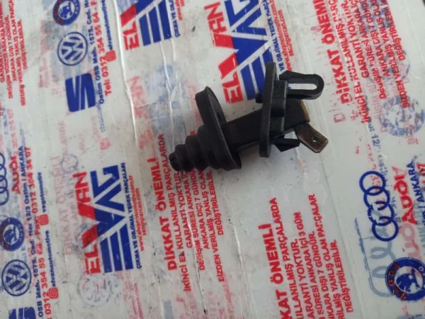 8D0947559 | Audi A4 Kaput Müşürü VAG