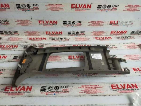 8L3867244F | Audi A3 B Sütunu İç Kaplaması VAG