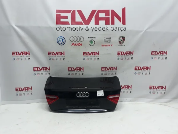 8V5827025D | Audi A3 Bagaj Kapağı VAG