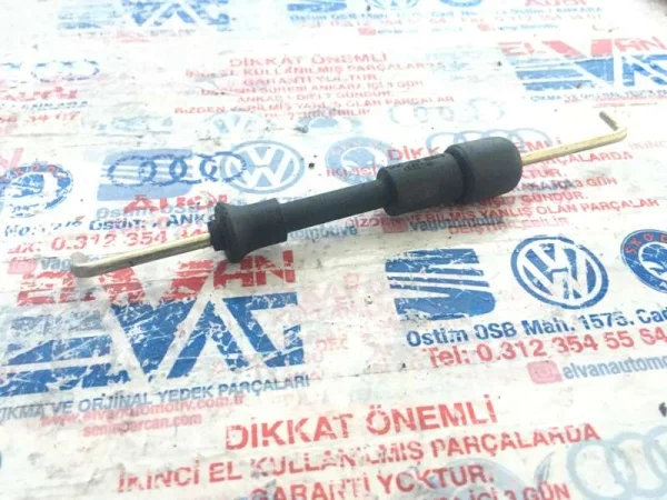 4B5827541 | Audi A6 Bagaj Kilidi Bağlantı Çubuğu VAG