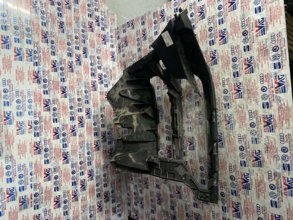 7C0807723A | Ön Sol Tampon Braketi | VW Crafter, E-Crafter VAG