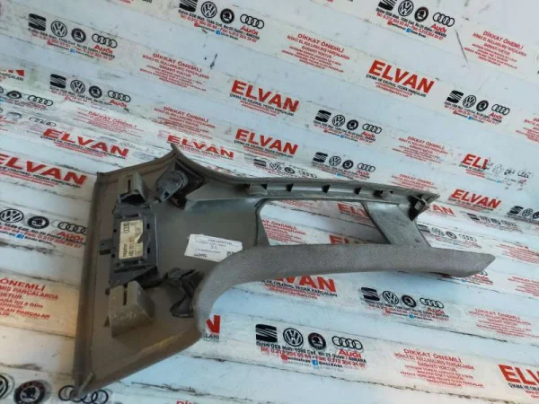 4B0867244 | Audi A6 Sağ Üst B Sütun Kaplaması VAG