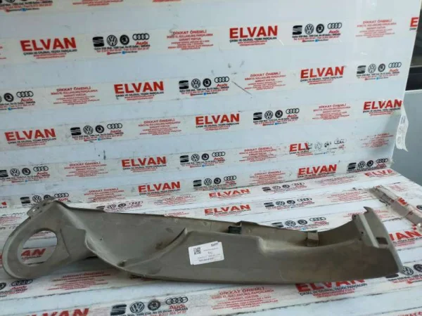 8P0881326A | Sağ Koltuk Yan Plastik Kapağı | Audi A3, RS 3 VAG