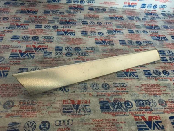 8P4867409 | Audi A3 İç Kapı Çıtası VAG