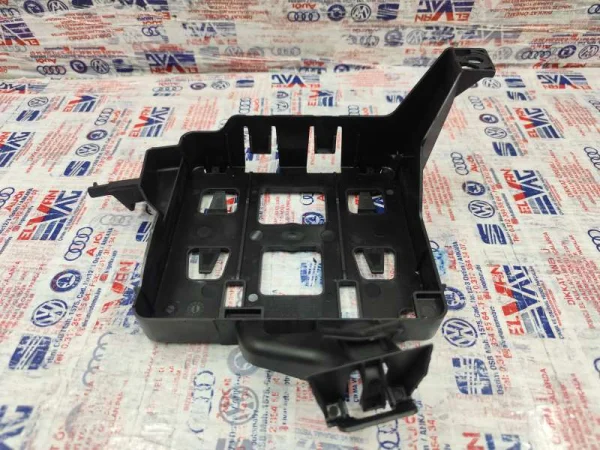 8W0907368 | Audi A4 Beyni Braketi VAG