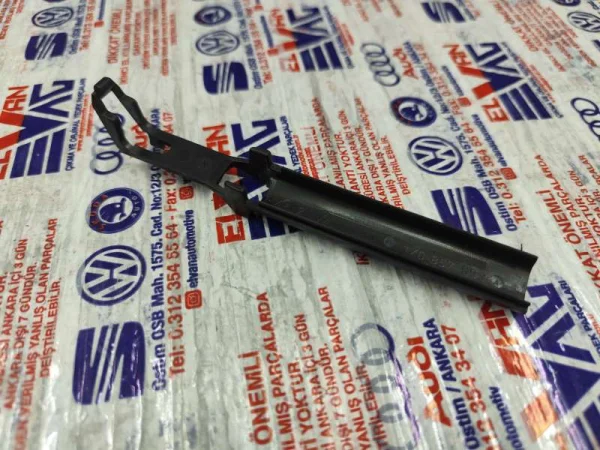 1K0857593A | Dikiz Aynası Alt Kapağı | VW CC, Golf, Jetta, Passat, Tiguan - Seat Ibiza VAG