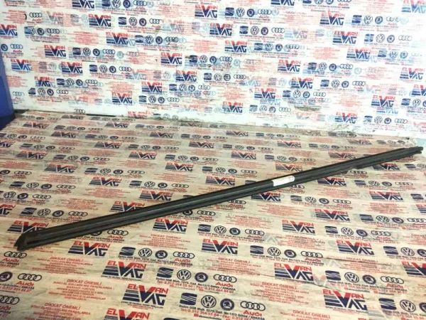 5C6839479 | VW Jetta Sol Arka Kapı Cam Sıyırıcısı VAG