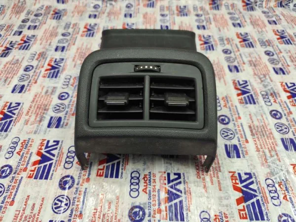 5F0864298 | Seat Leon Arka Kalorifer Izgarası VAG