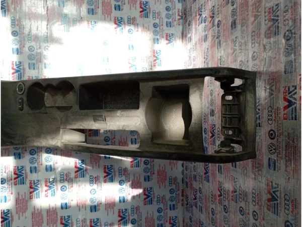 1Z0863739 | İç Kapak | Skoda Octavia, Yeti VAG