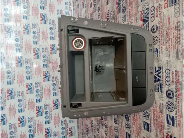 5M1857961C | VW Golf Komple Ön Orta Konsol Çakmaklık Küllük VAG