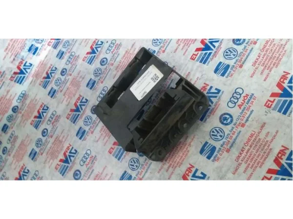 4E4853963D | Audi A8 Arka Sol Kapı Çıtası VAG