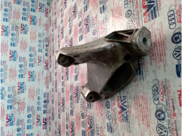 8K0199307CC | Sol Motor Kulak Braketi | Audi A4, A5, Q5 VAG