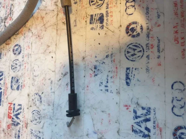 7C0827531B | Arka Kapı Kilit Karşılığı | VW Crafter, E-Crafter VAG