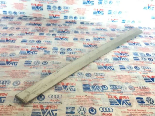 1Z1867439 | İç Kapı Kolu Çerçevesi VAG