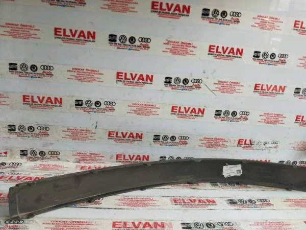 3B0807718 | VW Passat Ön Sağ Tampon Bandı VAG