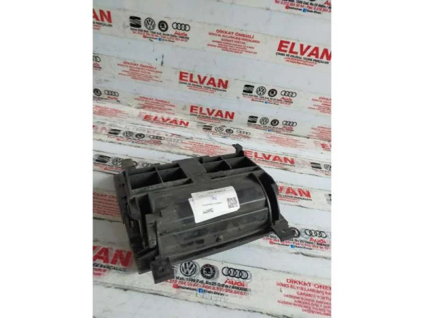8P0864147 | Audi A3 Ön Küllük Kapağı VAG
