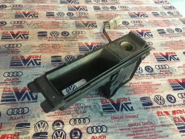 8E0863284B | Audi A4 Küllük Kapağı VAG