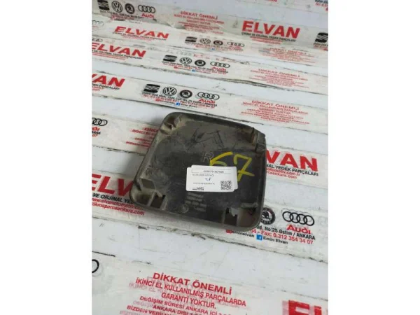 701857828 | Emniyet Kemeri Bağlantı Kapağı | VW Caravelle, Transporter VAG