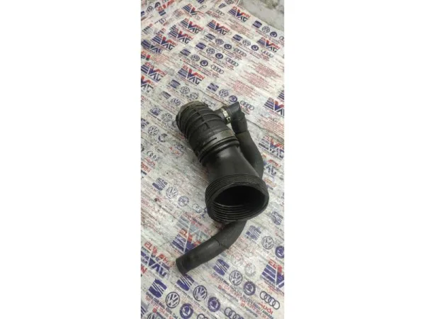 7L6129615 | Turbo Giriş Hortumu | VW Phaeton, Touareg - Audi Q7 VAG