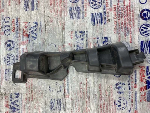 2H0867323A | VW Amarok Sol İç Kapı Döşeme Parçası VAG