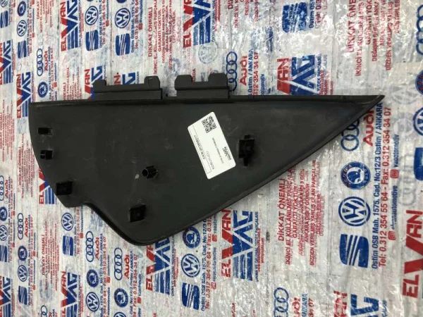 2K0858217 | VW Caddy Sol Göğüs Yan Kapağı VAG
